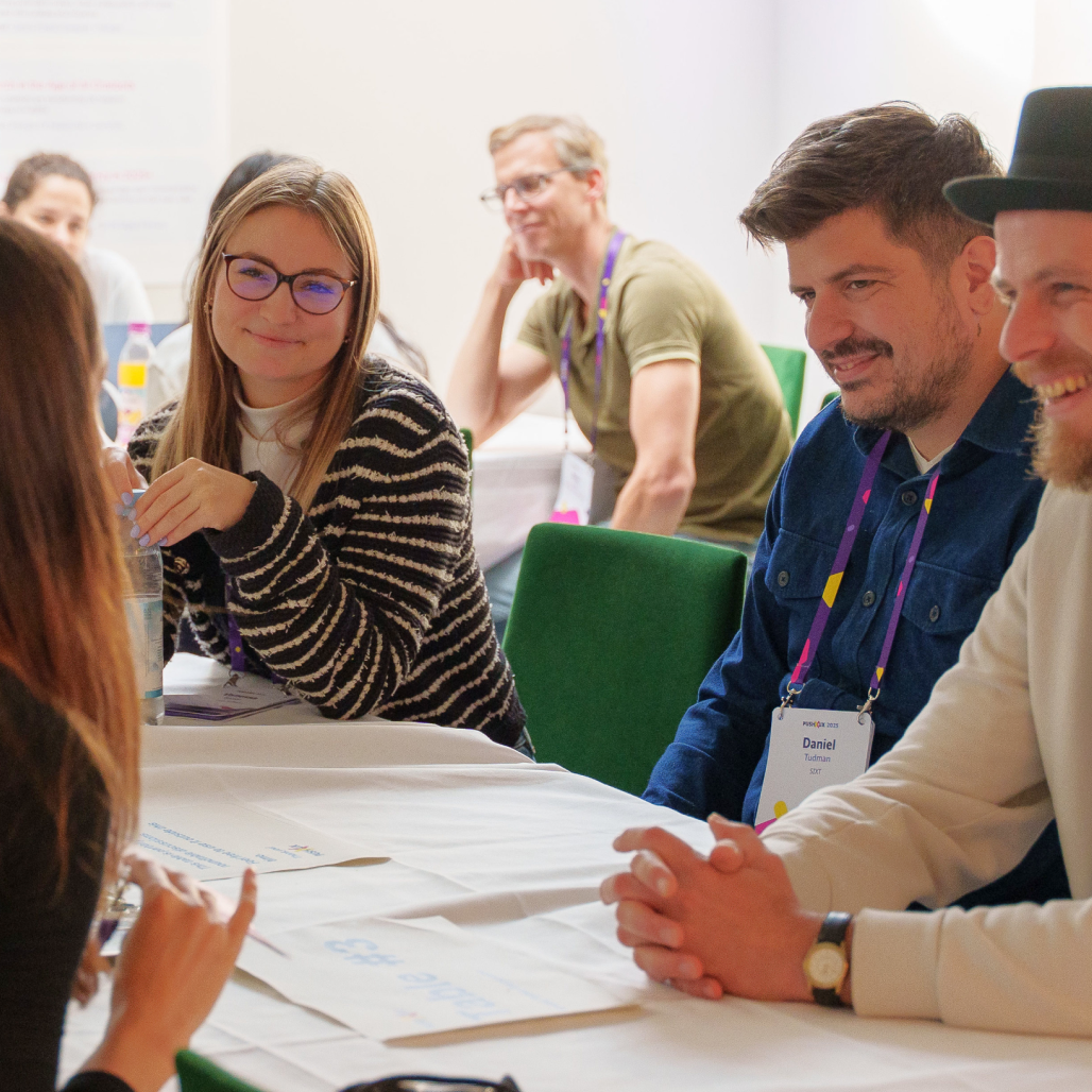 A roundtable discussion at PUSH UX.