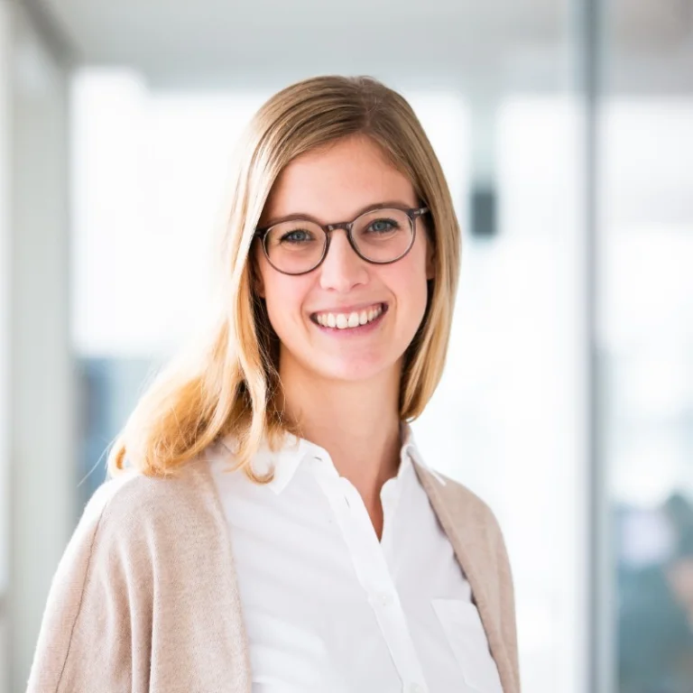 Julia Bastian